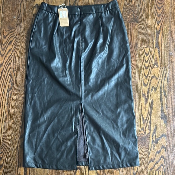 Black Midi Pencil Skirt with Slit - Picture 3 of 7